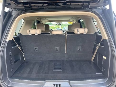 Used 2024 Ford Expedition Limited AWD/4WD image 16