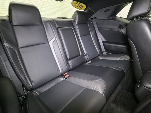 Used 2015 Dodge Challenger R/T Plus image 20