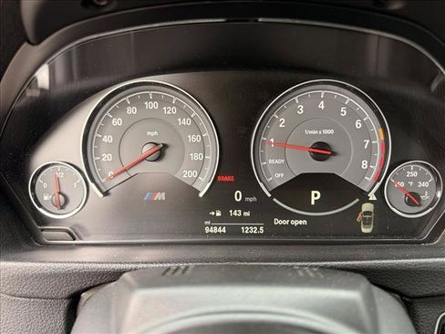 Used 2017 BMW M4 Convertible RWD image 26
