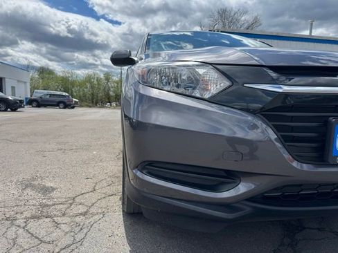 Used 2018 Honda HR-V LX image 10