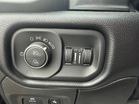 Used 2019 RAM 1500 Sport w/ Level 2 Equipment Group AWD/4WD image 30