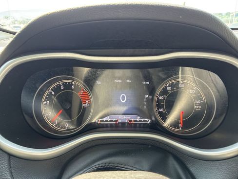 Used 2017 Jeep Cherokee Trailhawk AWD/4WD image 15