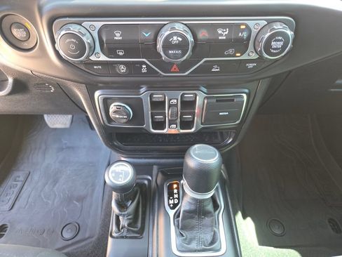 Used 2022 Jeep Gladiator Sport AWD/4WD image 30