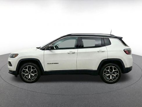 Used 2025 Jeep Compass Limited AWD/4WD image 5