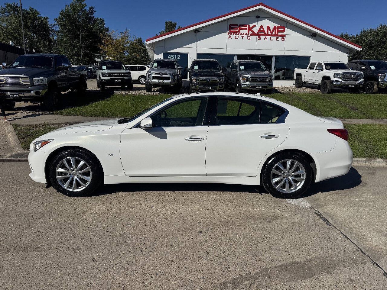 Used 2015 INFINITI Q50 Premium w/ Navigation Package AWD/4WD image 2