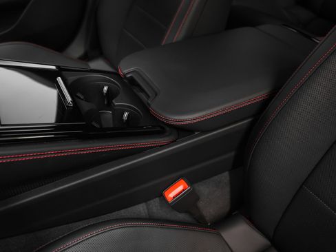 Certified 2025 Porsche Panamera GTS AWD/4WD image 39