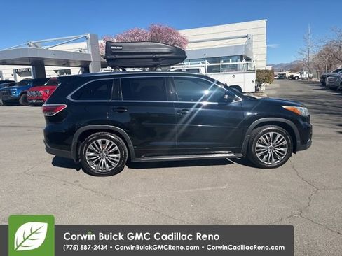 Used 2015 Toyota Highlander Limited w/ Driver Technology Package image 9