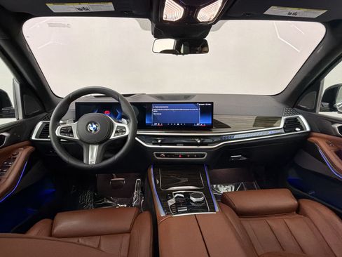 Certified 2025 BMW X5 xDrive40i w/ M Sport Package AWD/4WD image 16