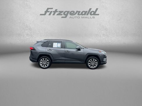 Used 2019 Toyota RAV4 Limited w/ Advanced Technology Package AWD/4WD image 8