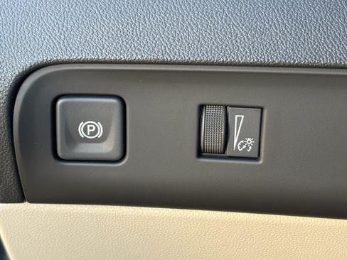 Used 2023 Buick Enclave Essence w/ Sound and Sites Package FWD image 20