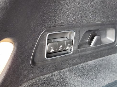 Used 2024 Mercedes-Benz GLS 580 4MATIC image 31