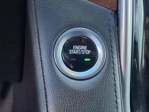 Used 2020 Cadillac Escalade Luxury AWD/4WD image 8