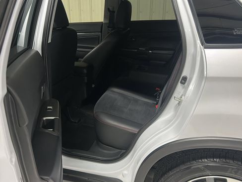 Used 2024 Mitsubishi Outlander Sport SE image 12