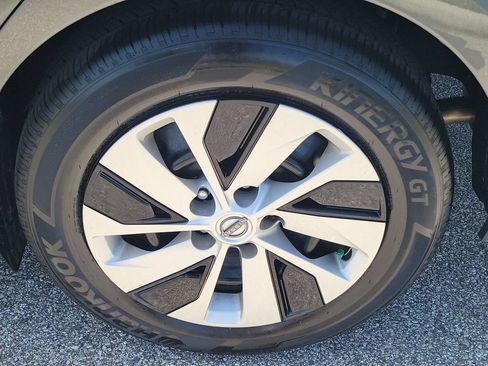 Used 2025 Nissan Altima 2.5 S FWD image 8