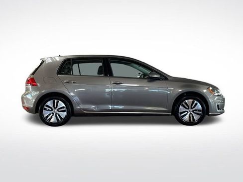 Used 2016 Volkswagen e-Golf SE image 3