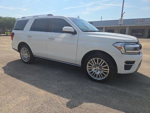 Used 2024 Ford Expedition Limited RWD image 10