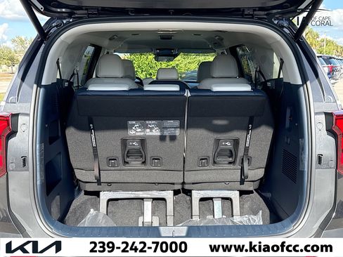 New 2026 Kia Carnival EX FWD image 11