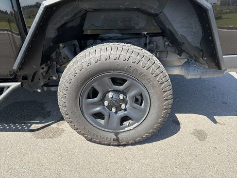 Used 2021 Jeep Gladiator Sport AWD/4WD image 19