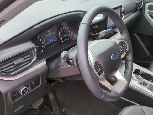 Used 2024 Ford Explorer XLT w/ Equipment Group 202A AWD/4WD image 10