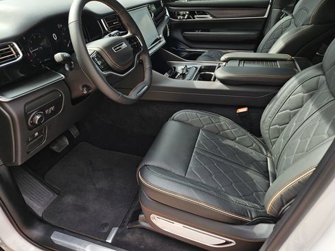 New 2026 Jeep Grand Wagoneer Summit AWD/4WD image 15