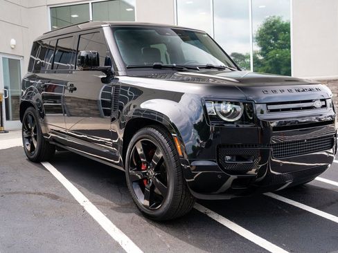 Used 2023 Land Rover Defender 110 X AWD/4WD image 8