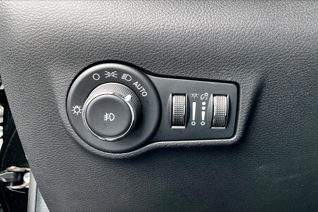 Used 2024 Jeep Compass Limited AWD/4WD image 16