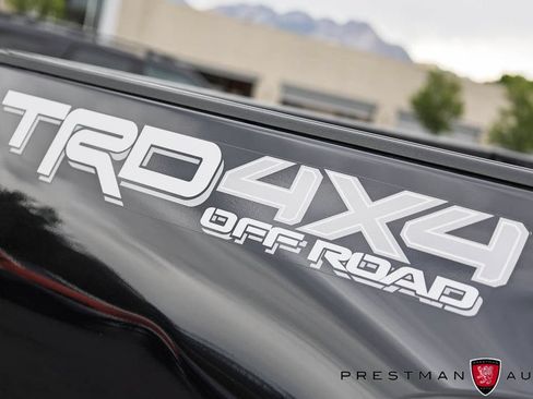 Used 2022 Toyota Tacoma TRD Off-Road w/ Black Out Package (TMS) AWD/4WD image 7