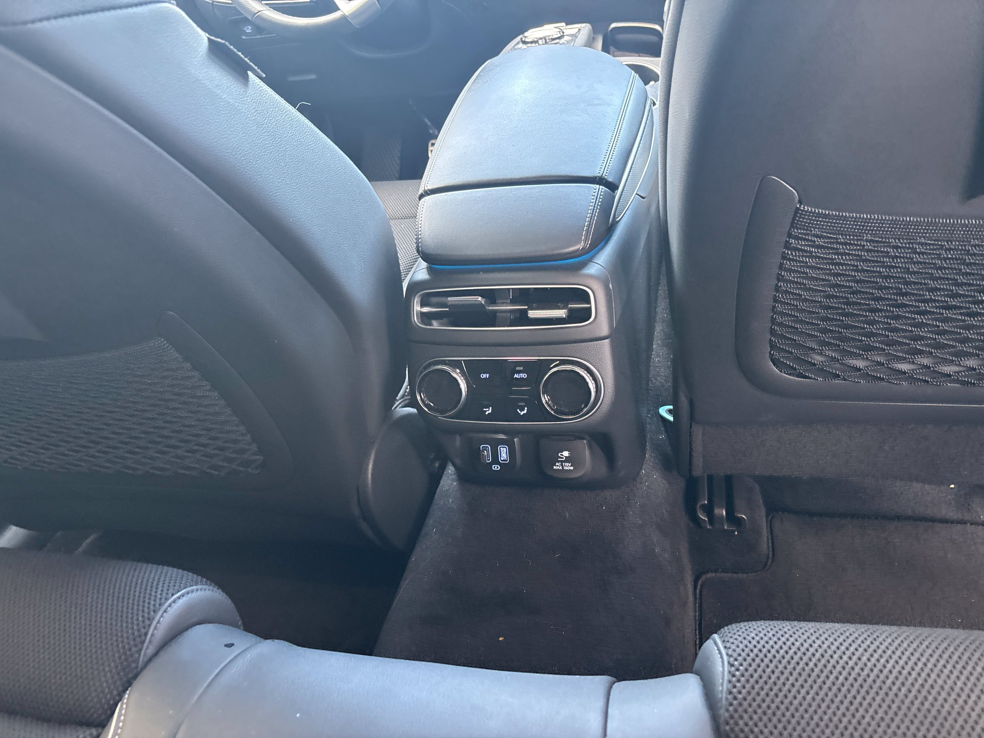 Used 2024 Genesis GV70 2.5T w/ Sport Prestige Package AWD/4WD image 10