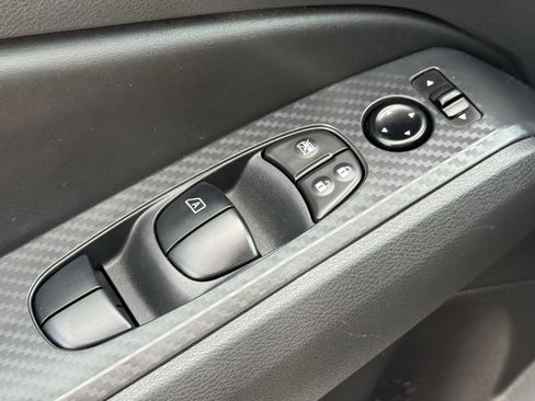 Used 2025 Nissan Altima 2.5 SV image 26