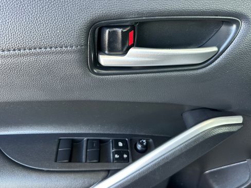 Certified 2023 Toyota Corolla Cross XLE w/ Convenience Package FWD image 10