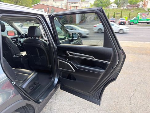 Used 2020 Kia Telluride S w/ S 8 Passenger Seating Package FWD image 18