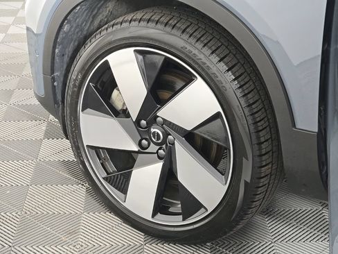 Certified 2023 Volvo C40 P8 Recharge Ultimate w/ Protection Package Premier AWD/4WD image 31