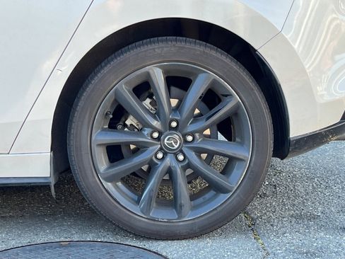 Used 2019 MAZDA MAZDA3 AWD Hatchback w/ Premium Pkg image 6