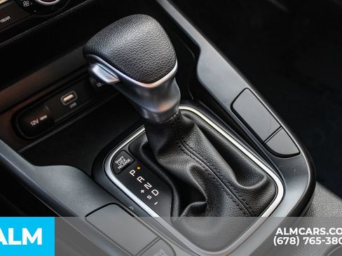 Used 2025 Kia Soul LX w/ LX Technology Package FWD image 34