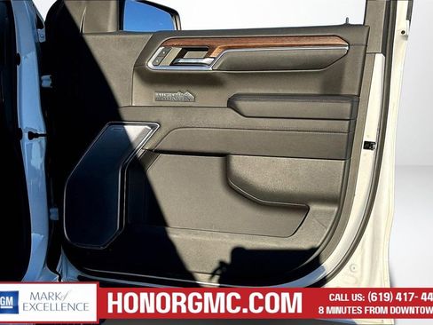 Used 2023 Chevrolet Silverado 1500 High Country w/ Technology Package image 27