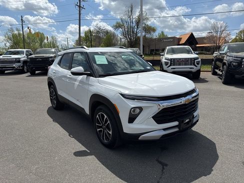 Used 2025 Chevrolet TrailBlazer LT image 7