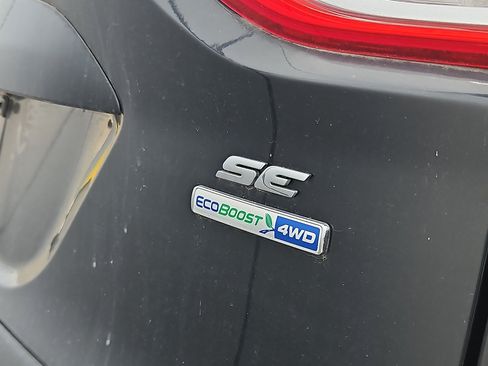 Used 2016 Ford Escape SE w/ SE Leather Comfort Package AWD/4WD image 9