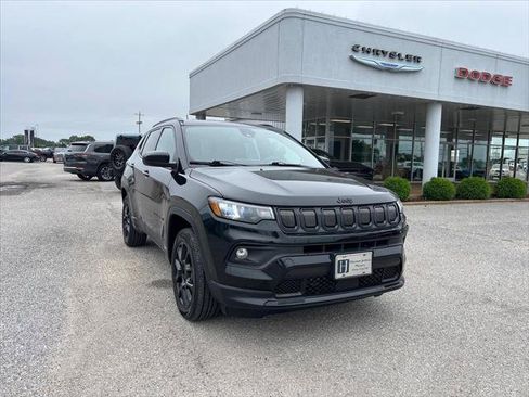 Certified 2022 Jeep Compass Latitude AWD/4WD image 1