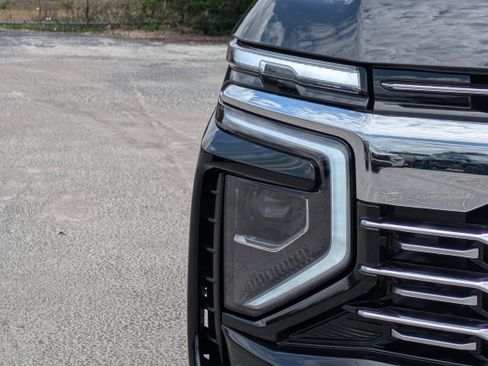 New 2026 Chevrolet Suburban Premier RWD image 10