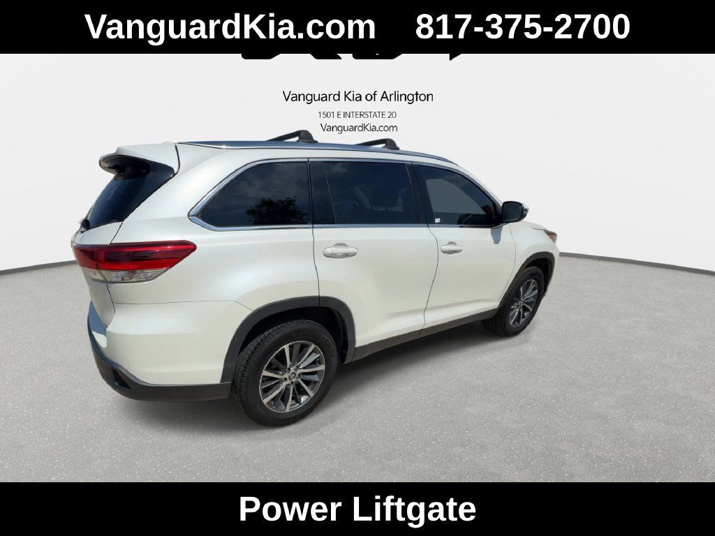 Used 2019 Toyota Highlander XLE FWD image 9