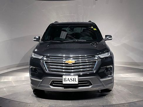 Used 2023 Chevrolet Traverse LT w/ Rear Camera Mirror Package AWD/4WD image 9