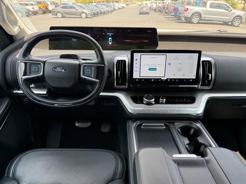 Used 2025 Ford Expedition Max Platinum AWD/4WD image 12