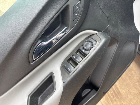 Used 2023 Chevrolet Equinox LS image 13