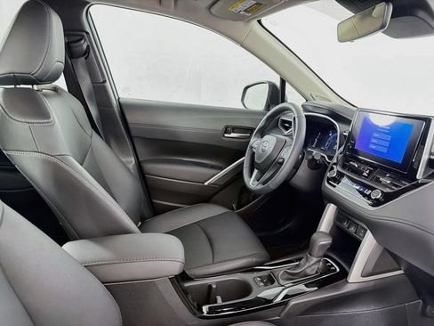 Used 2023 Toyota Corolla Cross XLE w/ Convenience Package FWD image 35