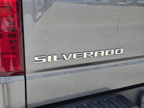 Used 2021 Chevrolet Silverado 1500 LT RWD image 11