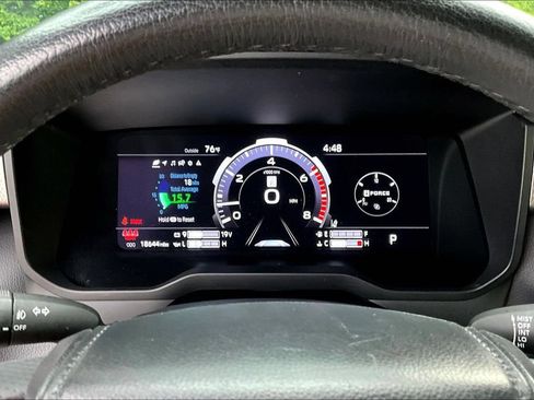 Used 2025 Toyota Tundra Limited AWD/4WD image 16