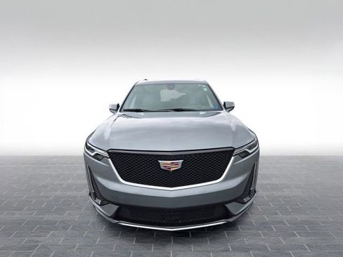 Used 2023 Cadillac XT6 Sport w/ Technology Package AWD/4WD image 2