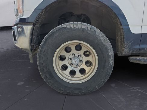 Used 2020 Ford F150 XLT w/ Equipment Group 302A Luxury image 14