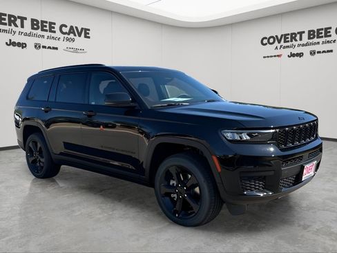 New 2025 Jeep Grand Cherokee L Altitude image 13