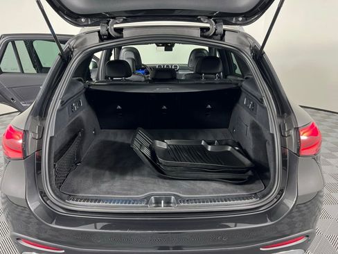 Used 2025 Mercedes-Benz GLC 300 4MATIC image 27